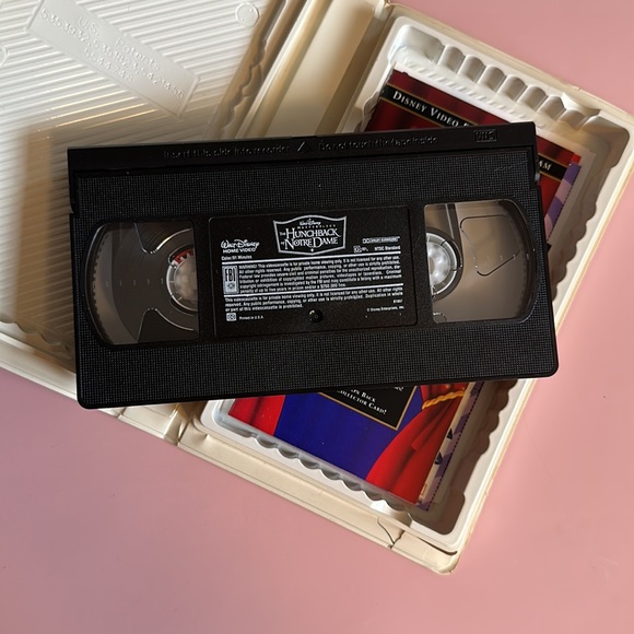 Vintage The Hunchback of Notre Dame VHS movie - Picture 7 of 12
